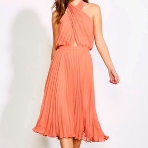 Ali & Jay New With Tags Coral Size Medium